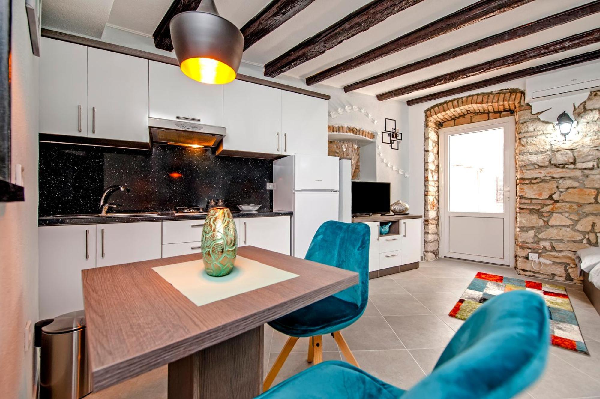 Apartman Tereza Ровин Екстериор снимка