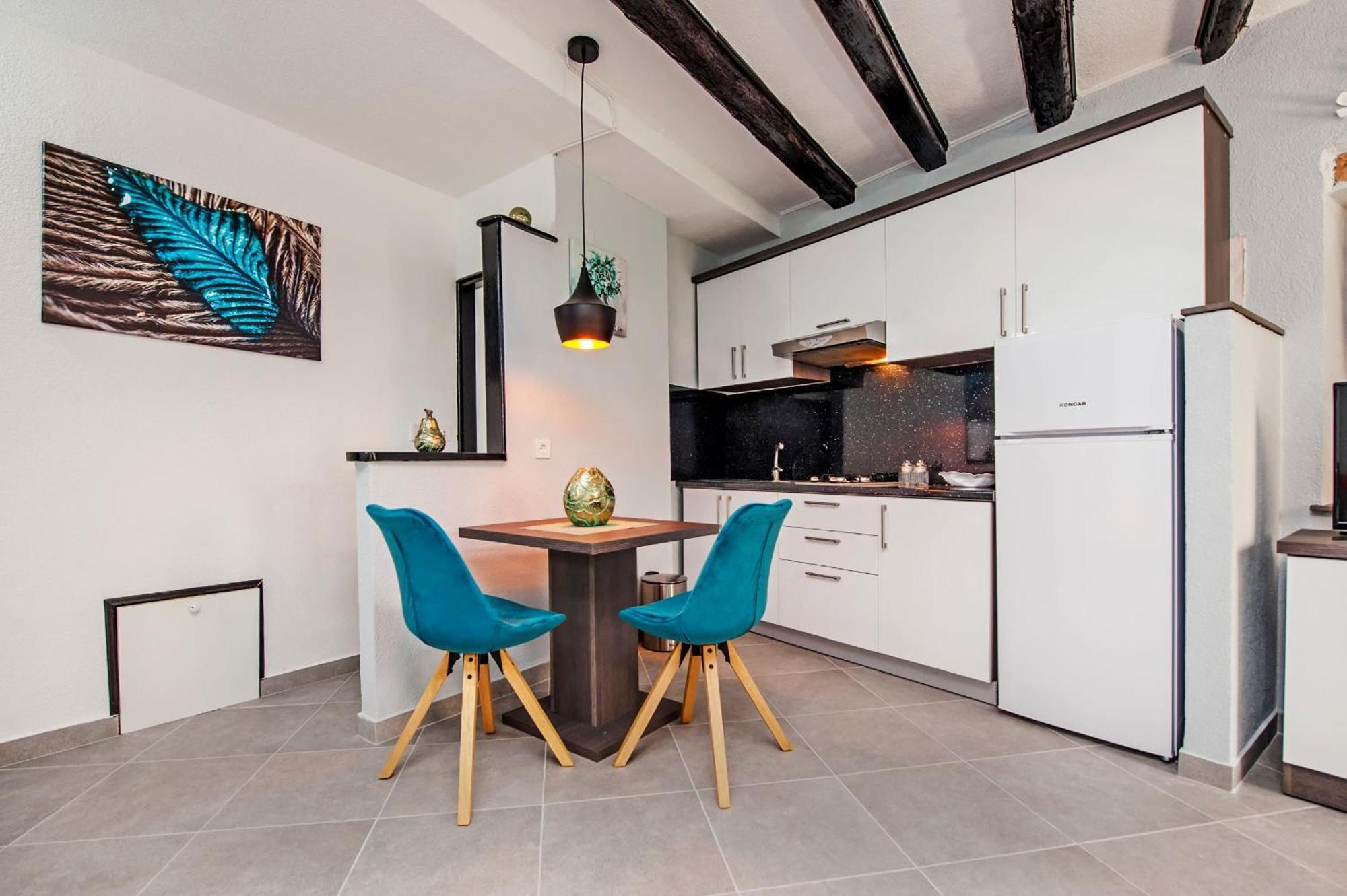 Apartman Tereza Ровин Екстериор снимка